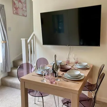 Rhubarb Retreat - Stylish House, Sleeps 5, 10 Mins To Durham City & Parking & Garden Exterior photo