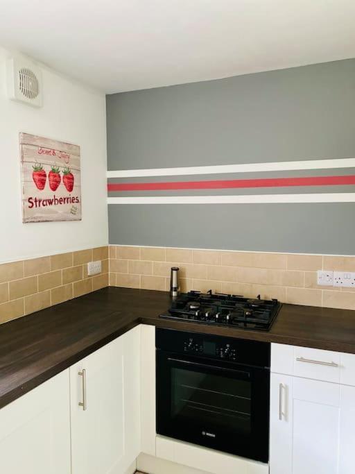Rhubarb Retreat - Stylish House, Sleeps 5, 10 Mins To & Parking & Garden Holiday home Durham