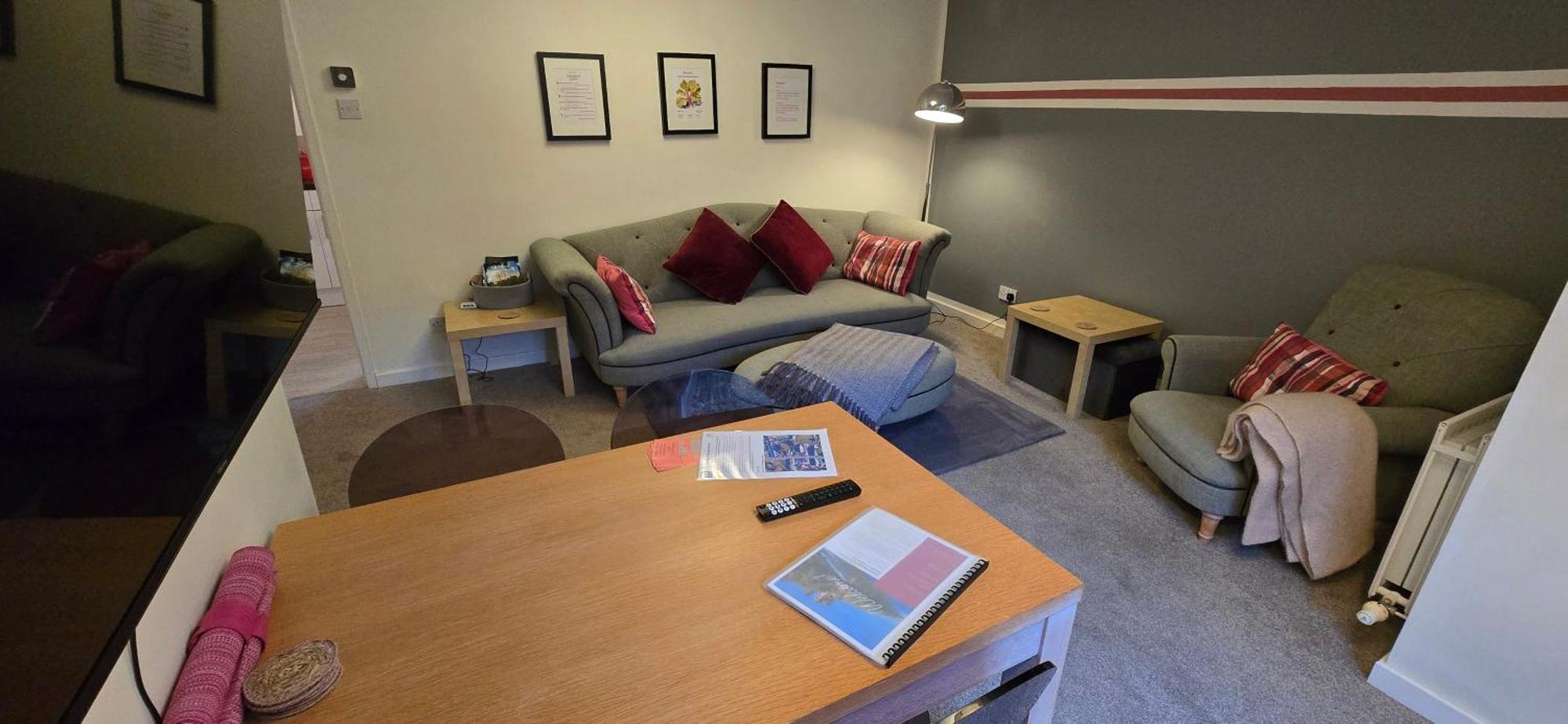 Rhubarb Retreat - Stylish House, Sleeps 5, 10 Mins To & Parking & Garden Holiday home Durham