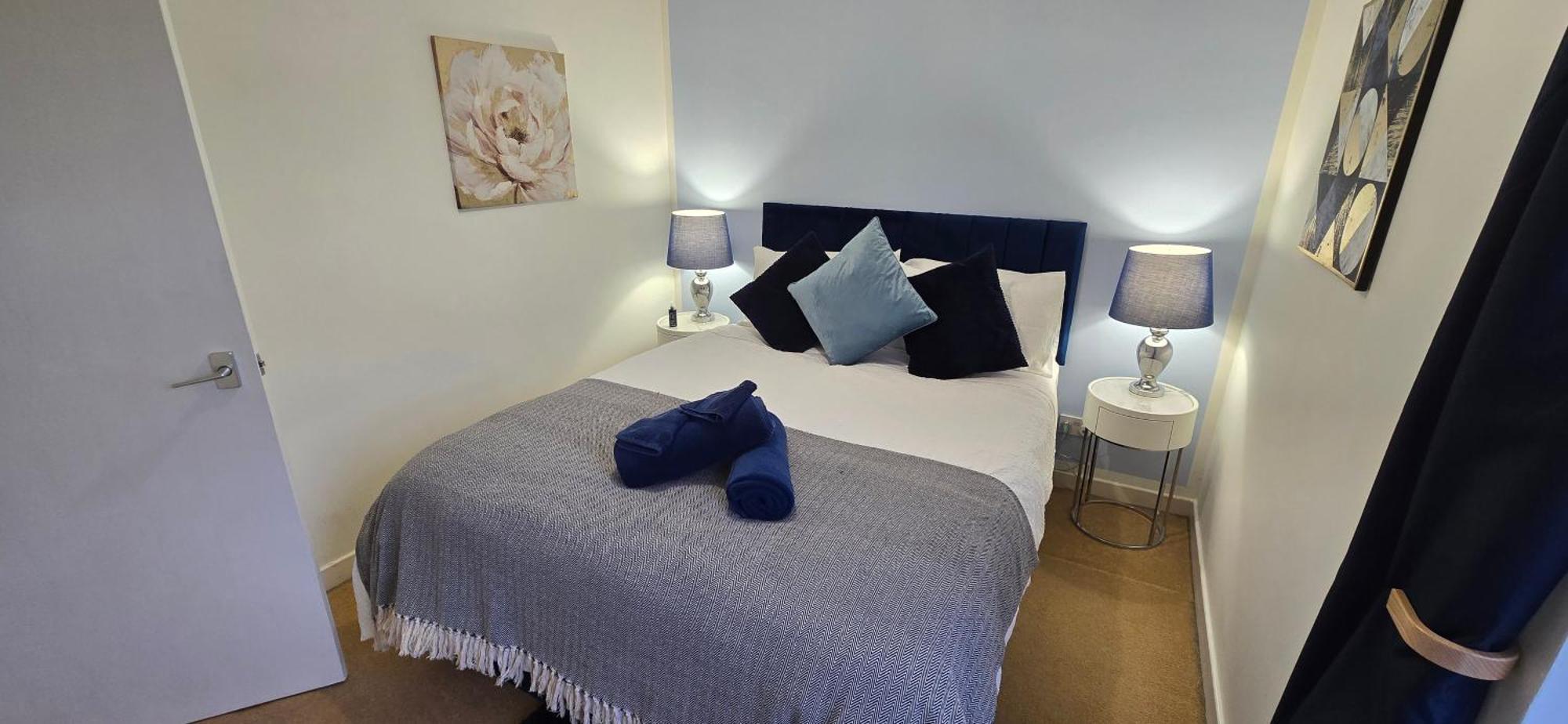 Rhubarb Retreat - Stylish House, Sleeps 5, 10 Mins To & Parking & Garden *