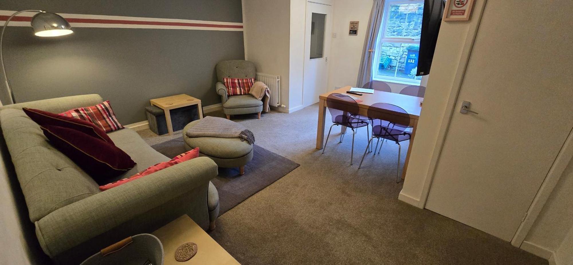 Rhubarb Retreat - Stylish House, Sleeps 5, 10 Mins To & Parking & Garden Holiday home Durham