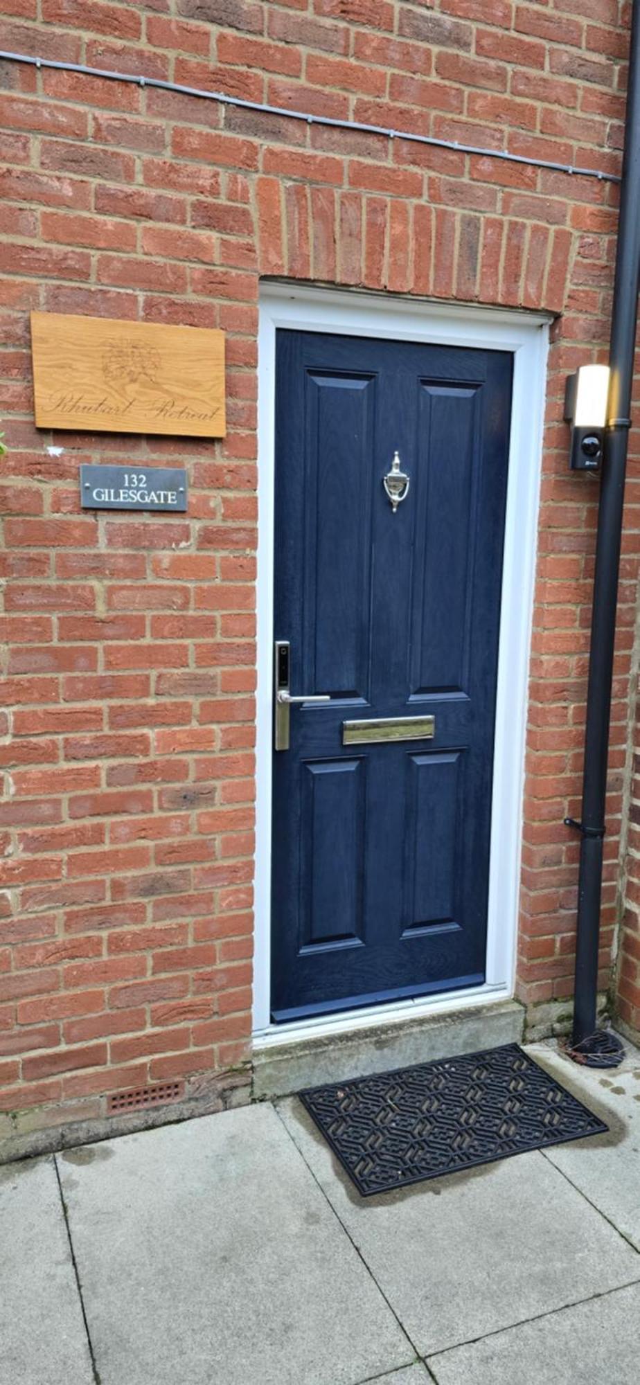 Rhubarb Retreat - Stylish House, Sleeps 5, 10 Mins To & Parking & Garden