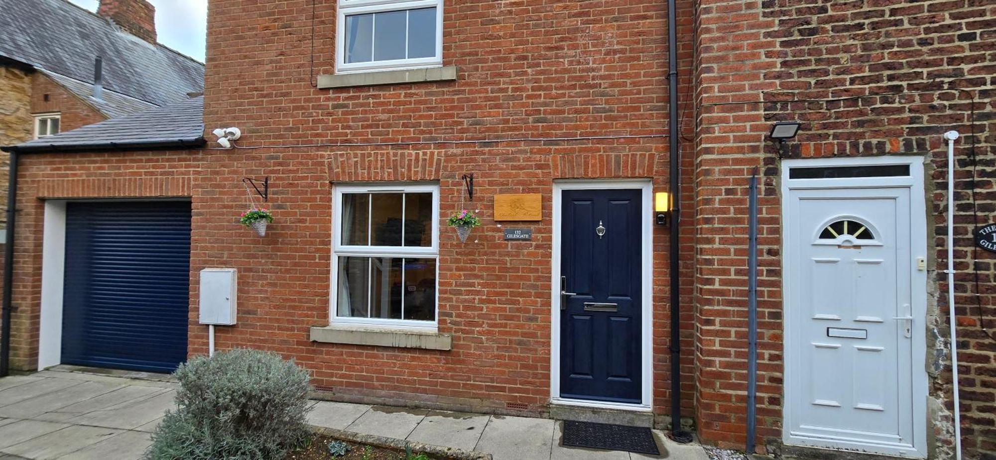 Rhubarb Retreat - Stylish House, Sleeps 5, 10 Mins To & Parking & Garden Durham