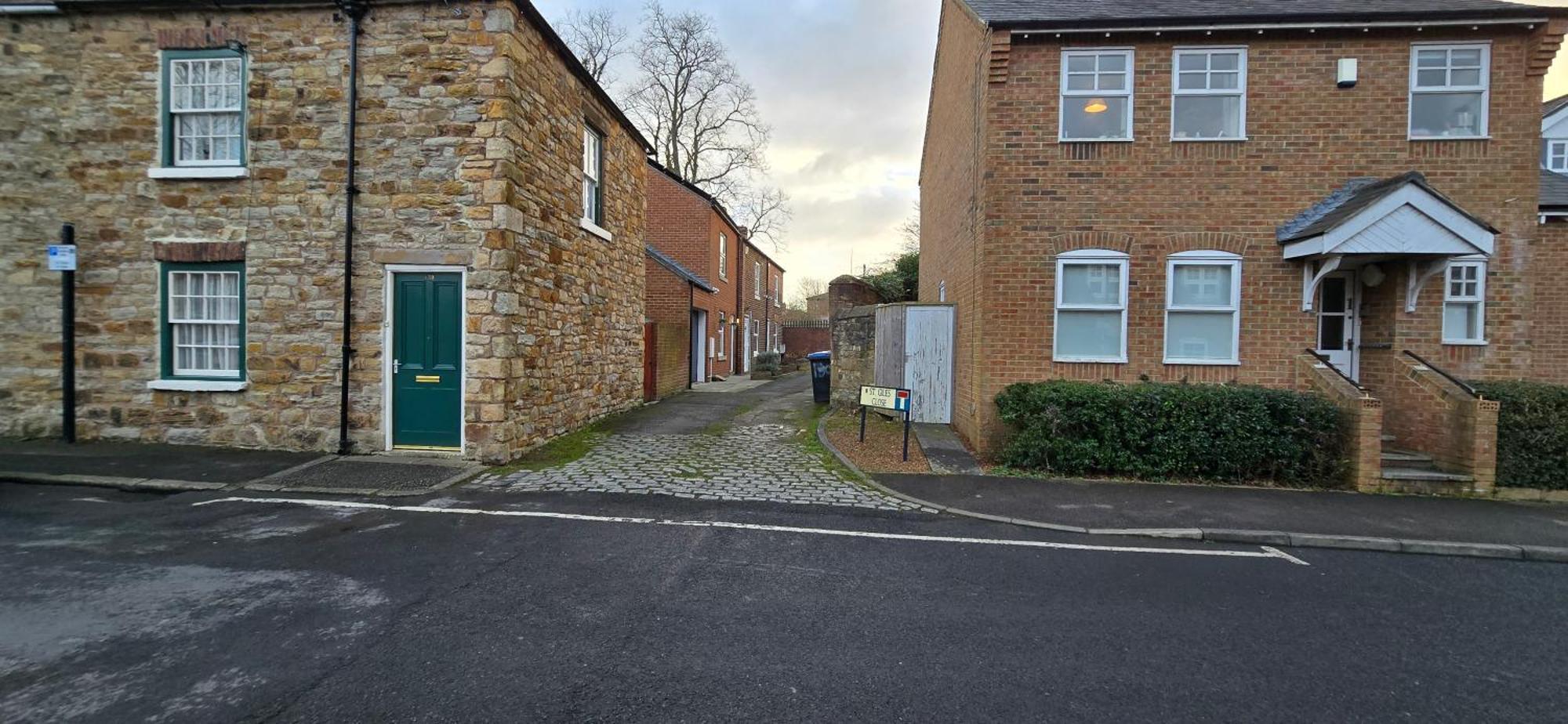 Rhubarb Retreat - Stylish House, Sleeps 5, 10 Mins To & Parking & Garden