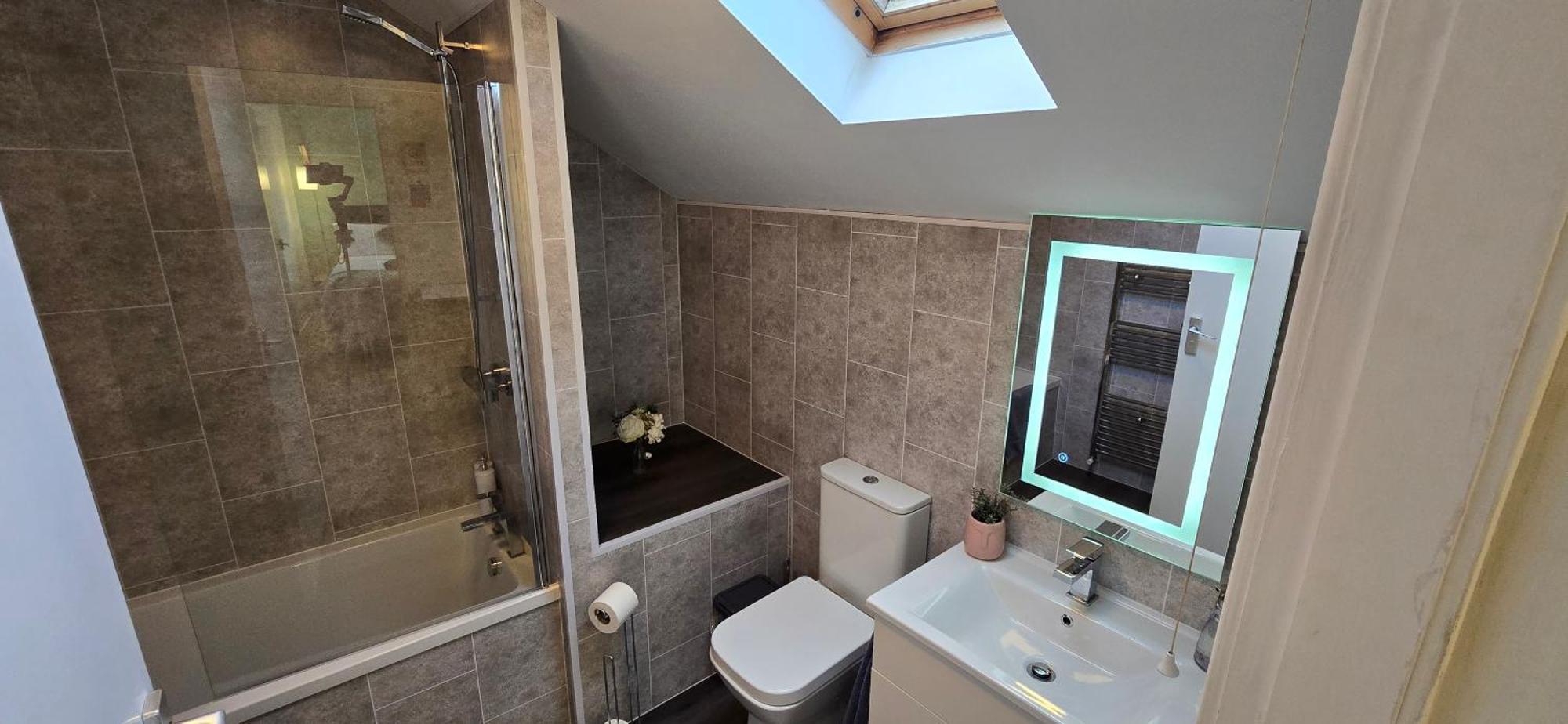 Rhubarb Retreat - Stylish House, Sleeps 5, 10 Mins To & Parking & Garden Holiday home Durham
