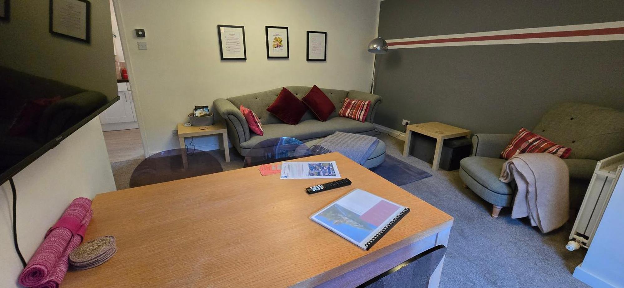 Rhubarb Retreat - Stylish House, Sleeps 5, 10 Mins To & Parking & Garden Holiday home Durham