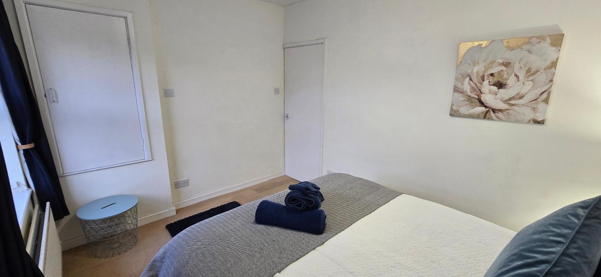 Rhubarb Retreat - Stylish House, Sleeps 5, 10 Mins To & Parking & Garden