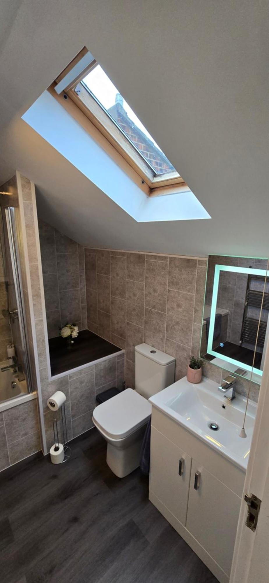 Holiday home Rhubarb Retreat - Stylish House, Sleeps 5, 10 Mins To & Parking & Garden Durham