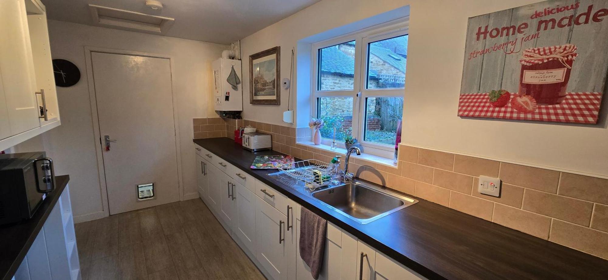 Holiday home Rhubarb Retreat - Stylish House, Sleeps 5, 10 Mins To & Parking & Garden *