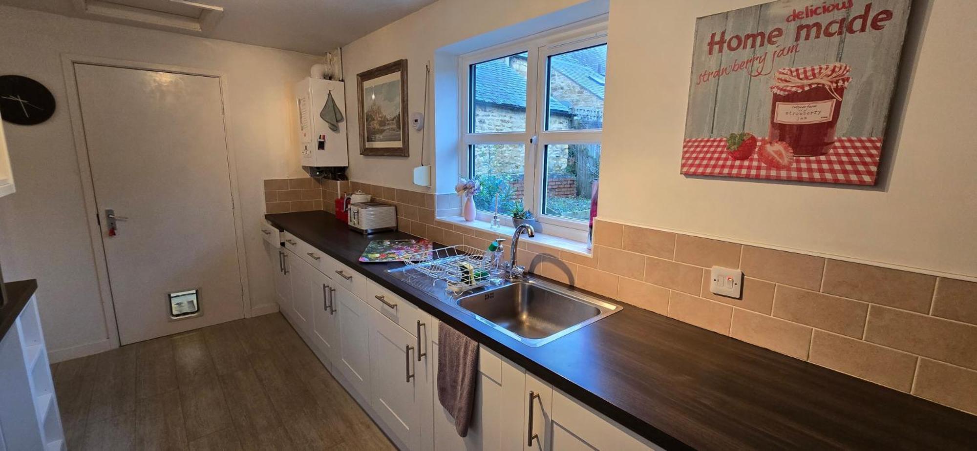 Rhubarb Retreat - Stylish House, Sleeps 5, 10 Mins To & Parking & Garden